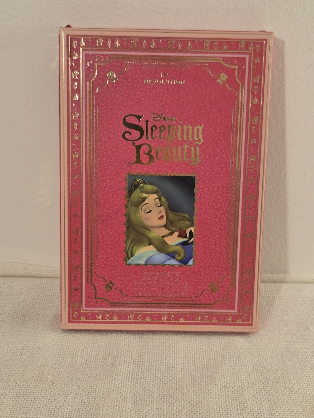 ✨️New✨️I Heart Revolution x Disney Sleeping Beauty Fairytale Book Palette